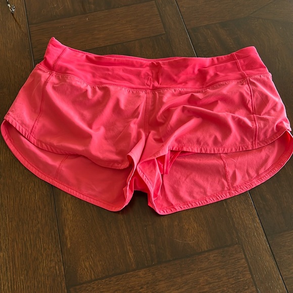 lululemon athletica Pants - 2.5 inch lulu shorts